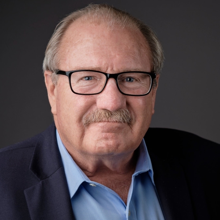 Craig Johnson Headshot